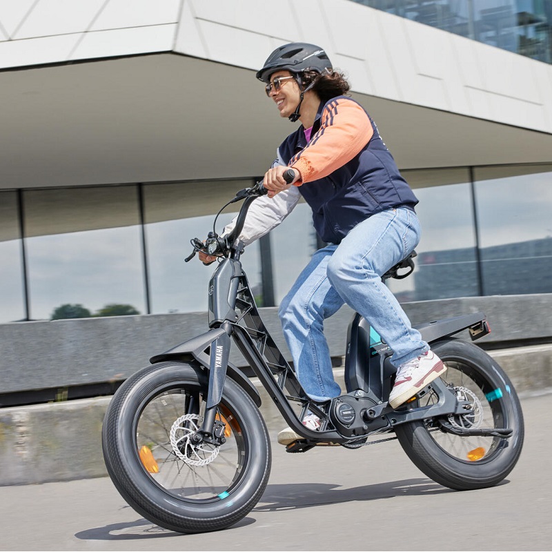 YAMAHA BOOSTER EASY SÄHKÖPYÖRÄ (Tech Graphite)